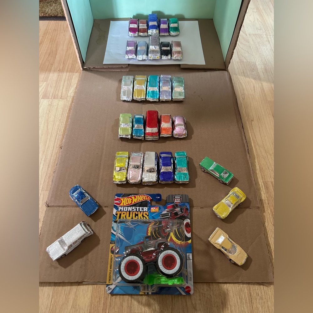 Hot Wheels 2024 Monster Trucks 1956 Hi-Tail Hauler With Crushable Cars